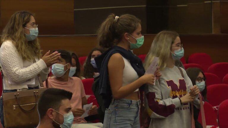 Provas de Ingresso na Cat&oacute;lica: Guia Completo
